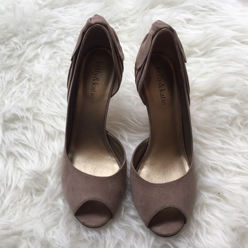 Kelly & Katie Joyce Pump